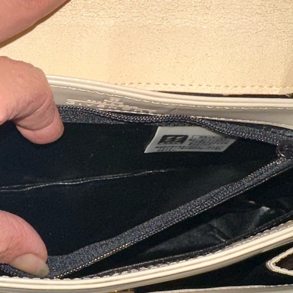 Givenchy top handle handbag beige leather gold hardware damaged - Picture 10 of 12